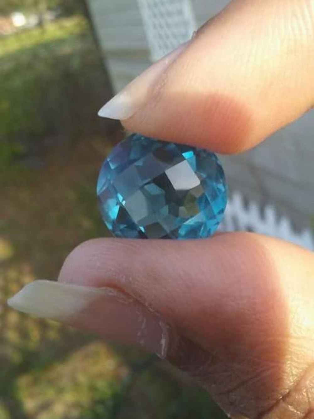 STUNNING & GORGEOUS!!! Natural 12.5ct Round Color Change Fluorite - Picture 1 of 7